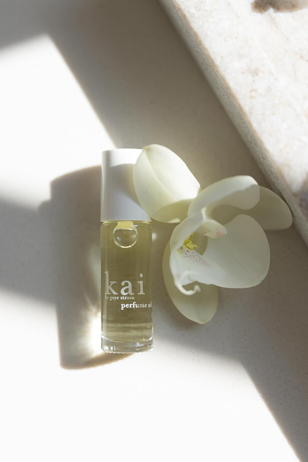 Hot kai perfume oil – a fresh, beautiful, light gardenia scent wrapped in white exotics, 1/8 oz perfume roll-on | long lasting, serene, vegan, clean and inspired by memories of Hawaiian vacations