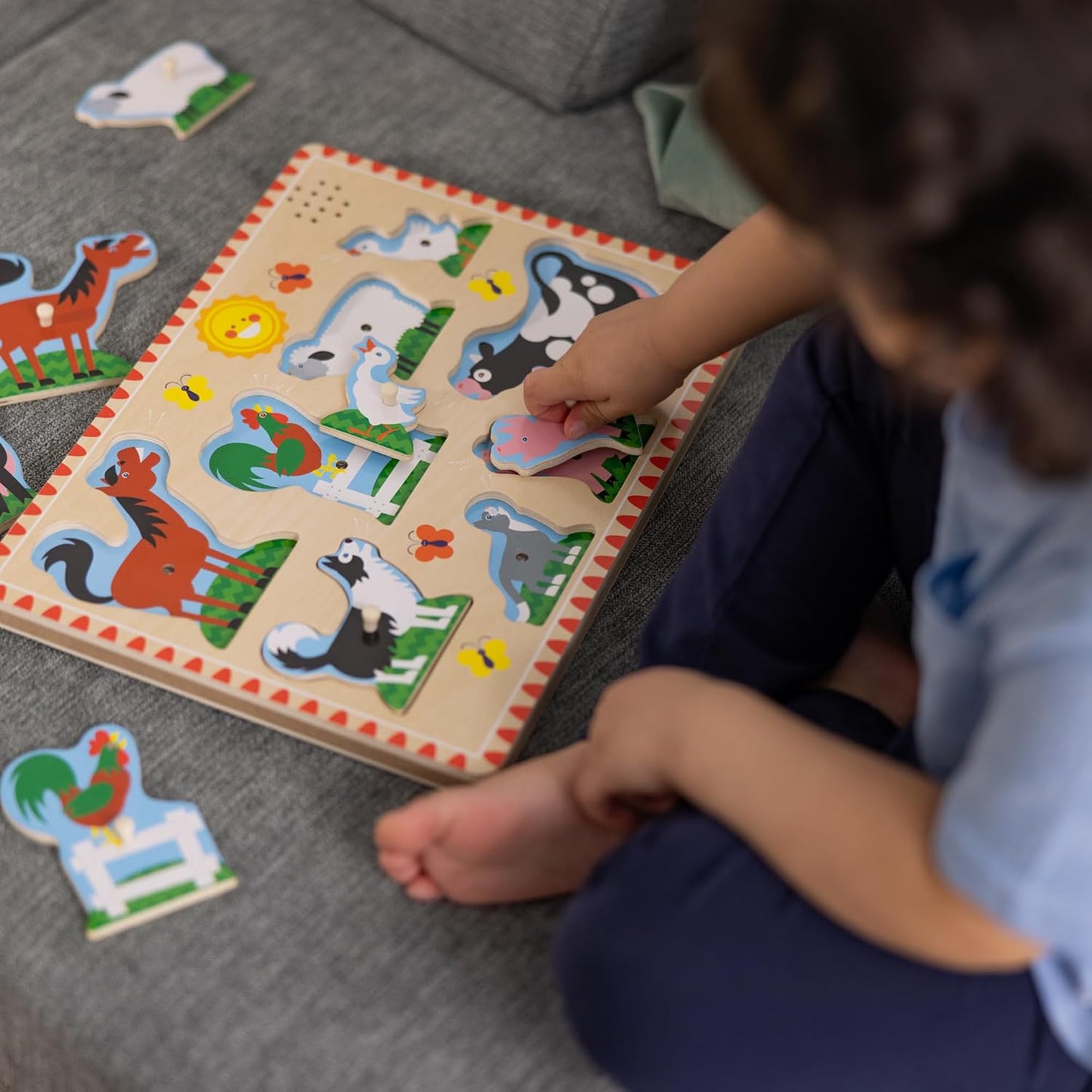 HotMelissa & Doug Farm Animals Sound Puzzle – 8-Piece Wooden Peg Puzzle with Light-Activated Sounds, Music Learning Toy for Toddlers and Preschoolers Ages 2+