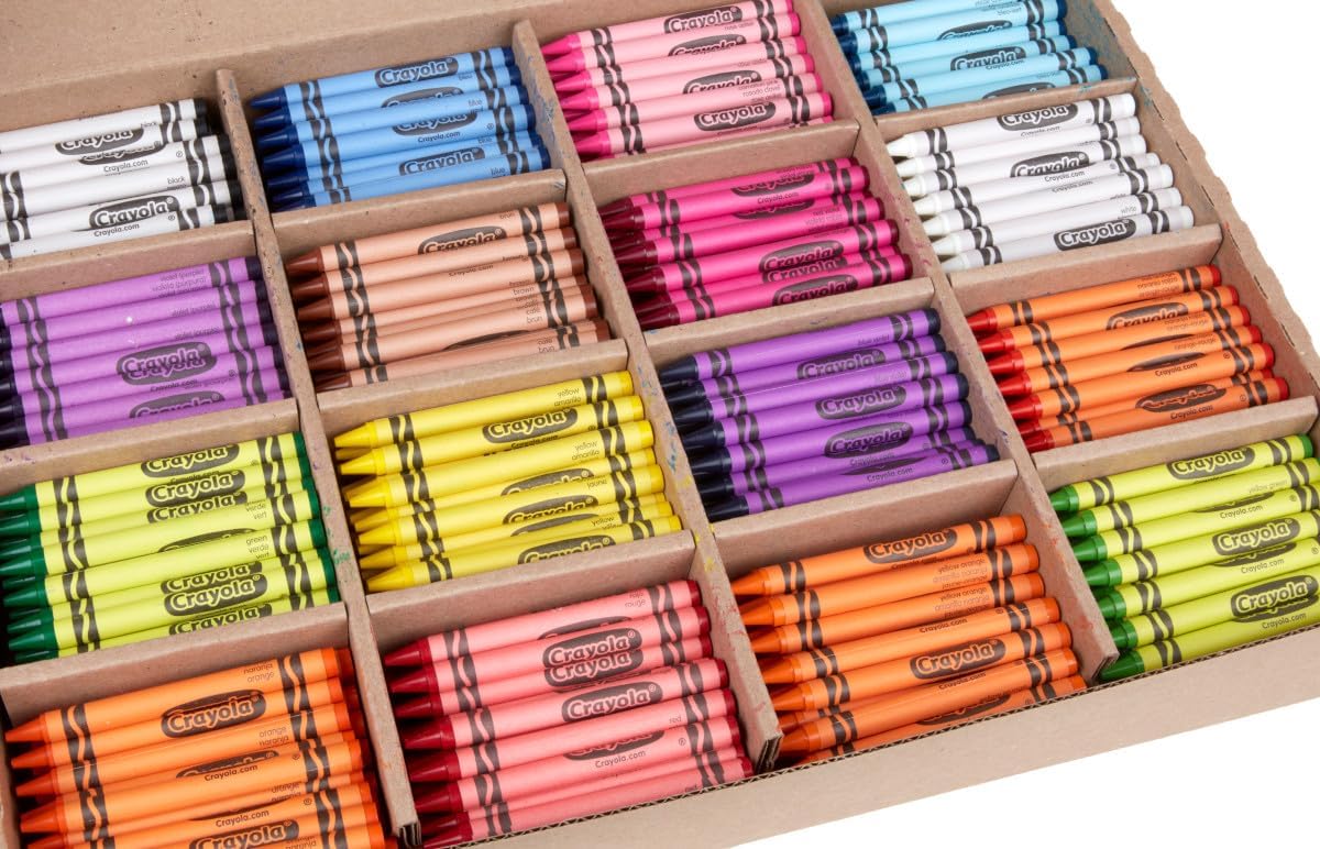 HotCrayola Crayon Classpack, Teacher Classroom Must Haves, Bulk Back to School Supplies, Elementary & Kindergarten Wishlist, 16 Colors (50 Each), 800 Ct
