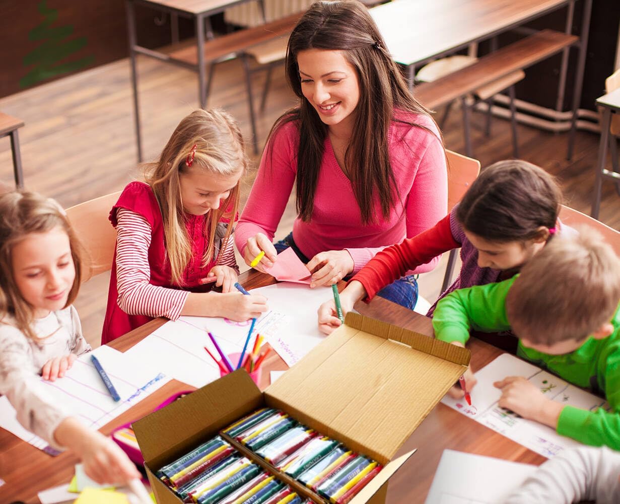 Hot Madisi Crayons Bulk Pack, Regular Size, 4 Colors, 250 Packs, 1000 Count | Crayons Bulk Individual Packs for Kids, Box of Crayons Classroom Set