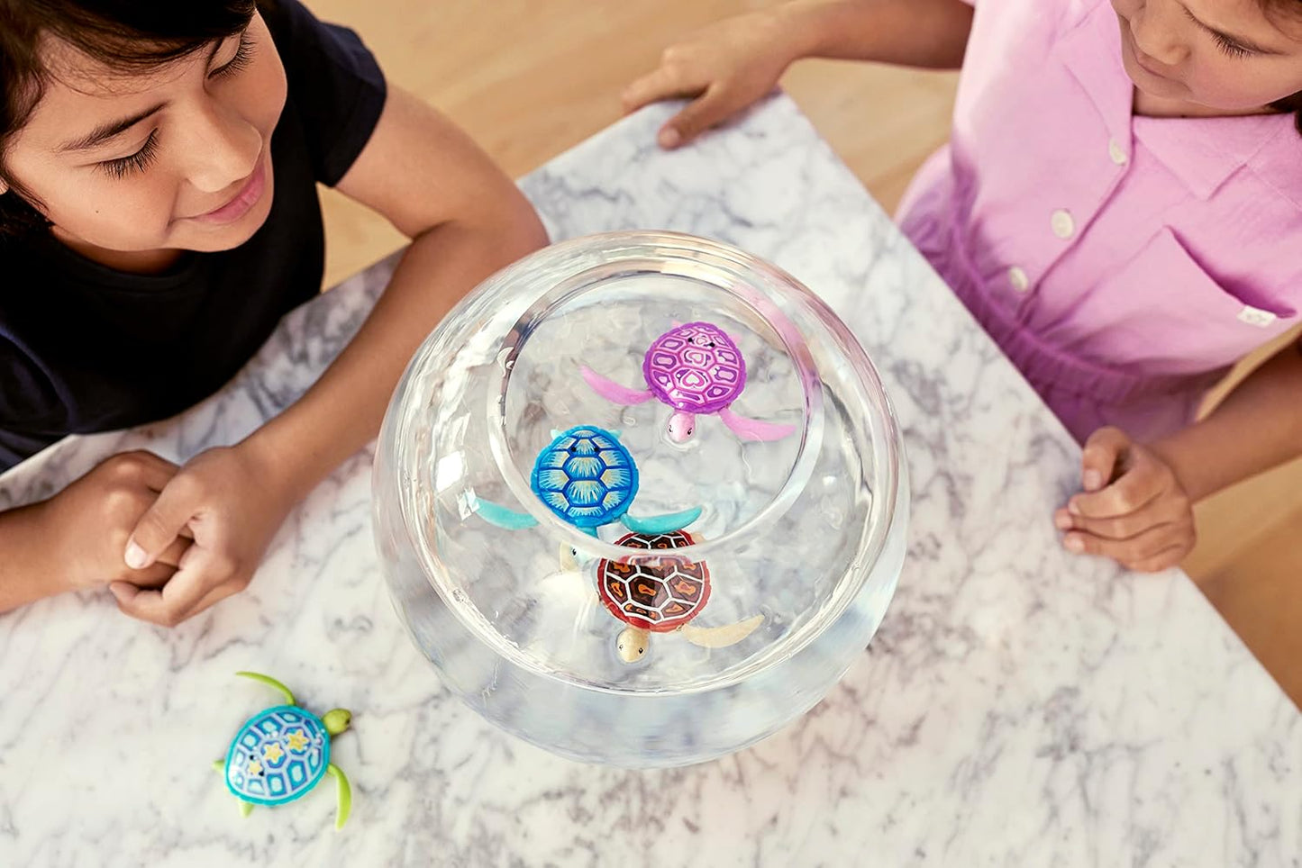 HotRobo Alive Robo Turtle Robotic Swimming Turtle (Green + Pink) by ZURU Water Activated, Comes with Batteries, Exclusive (2 Pack)