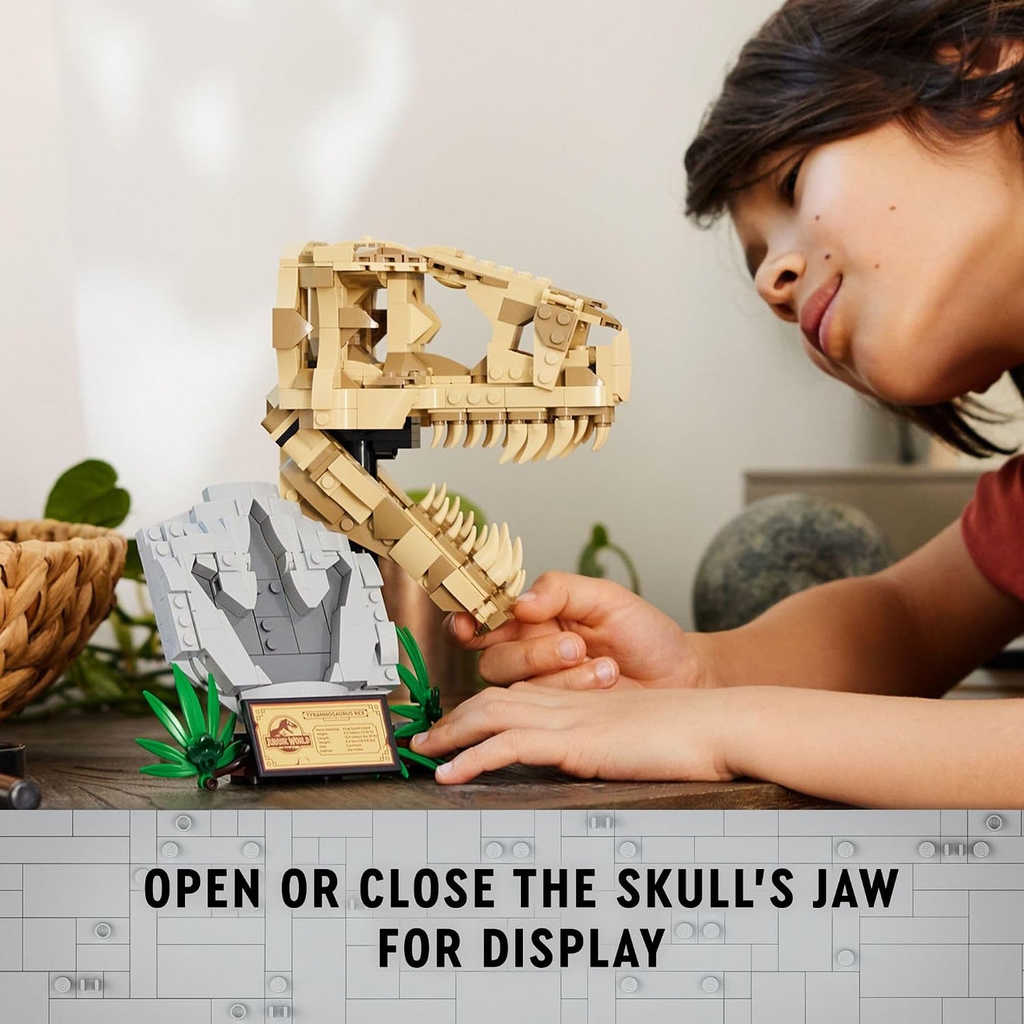 HotLEGO Jurassic World Dinosaur Fossils: T Rex Skull Building Toy - Dinosaur Toy for Boys & Girls, Ages 9+ Years - Gift for Christmas - Display for Bedroom - 76964