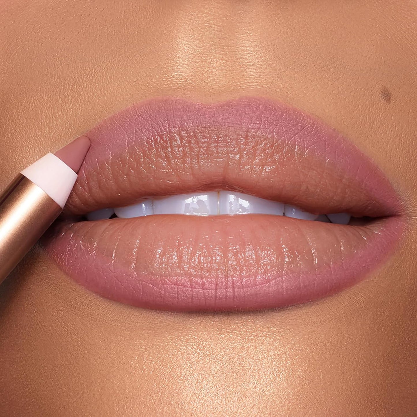 HotCharlotte Tilbury Lip Cheat Lip Liner Pencil - Gives Lips a Fuller-Looking, Defined Pout - Enriched with Jojoba Oil & Hyaluronic Acid - Waterproof, Smudge-Proof & Transfer-Proof