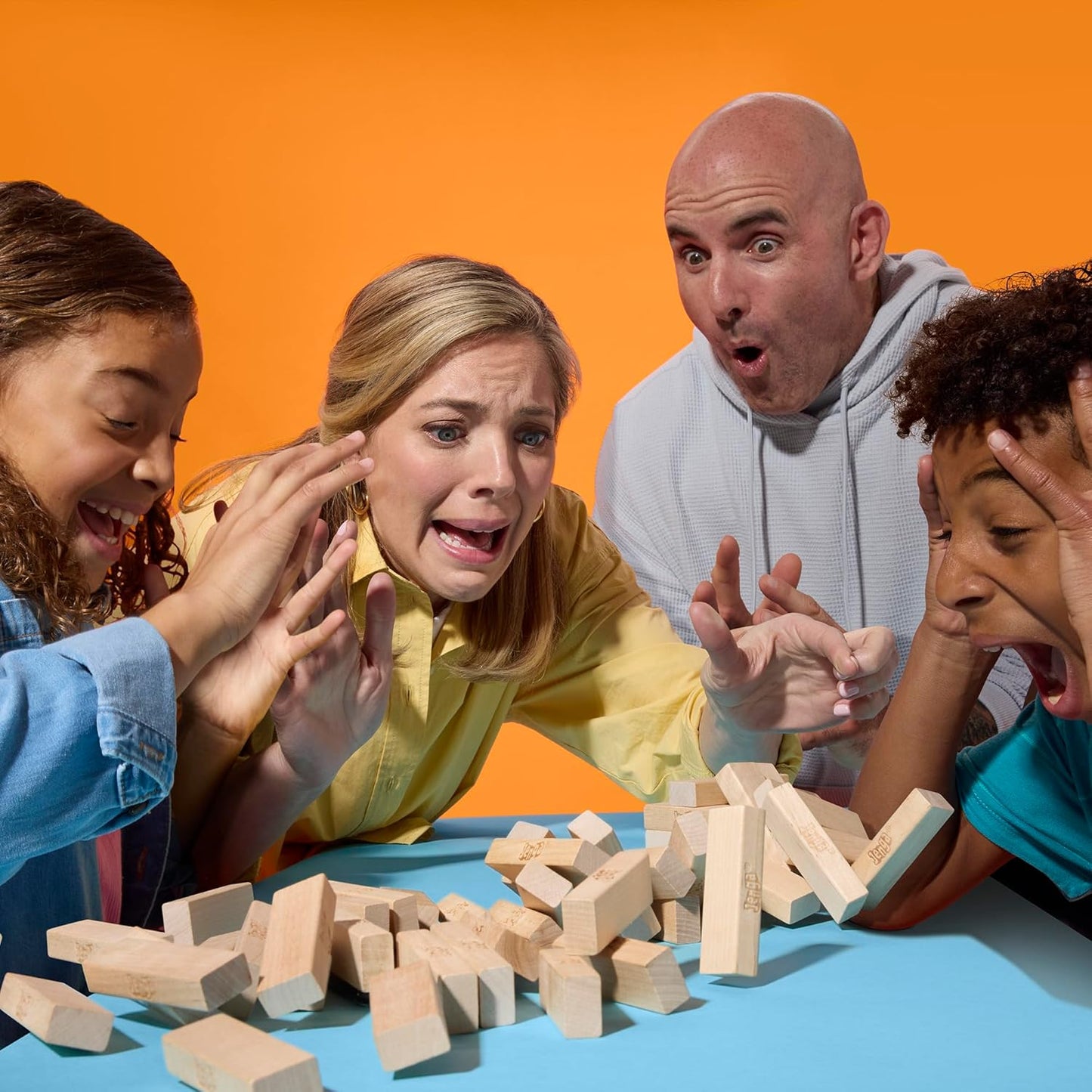 HotOfficial Hasbro Games Jenga Game | Digital Die for 6 More Ways to Play | Original Wood Block Game | Stacking Tower | Ages 6+ | 1+ Players | Party Games