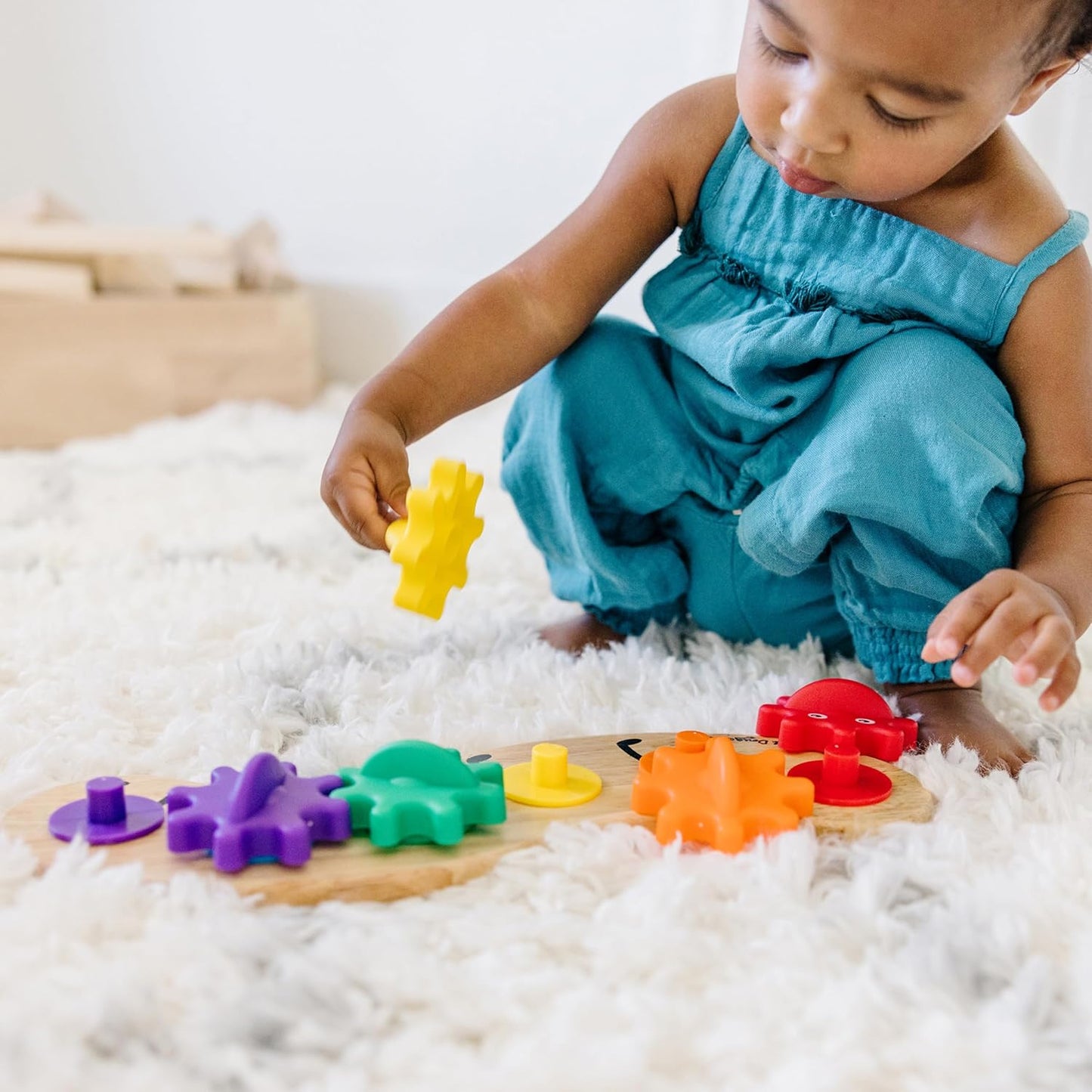 Hot Melissa & Doug Rainbow Caterpillar Gear Toy with 6 Interchangeable Gears