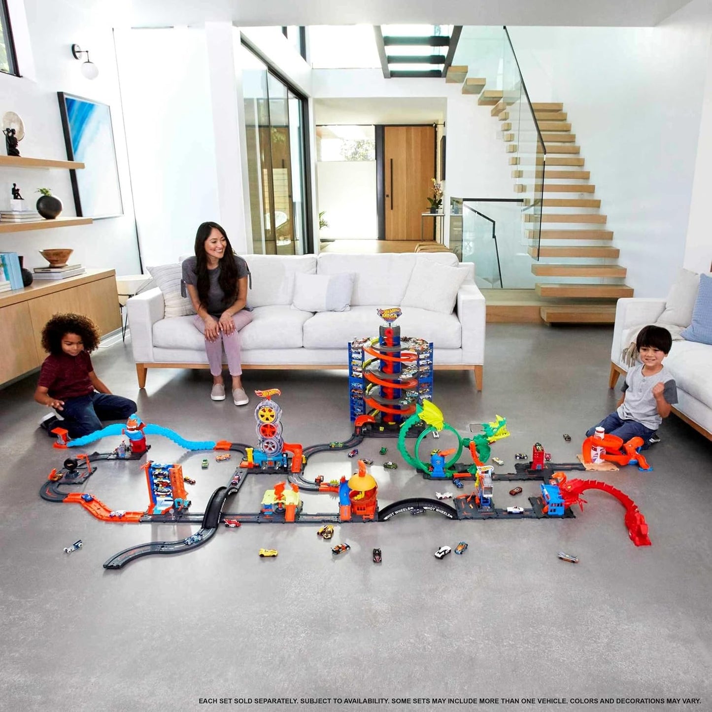 HotHot Wheels Track Builder Unlimited Fuel Can Stunt Box Playset & Car | Portable Track Set in a Container that Looks like a Gas Can, 14 Component Parts & 1:64 Scale Toy Vehicle