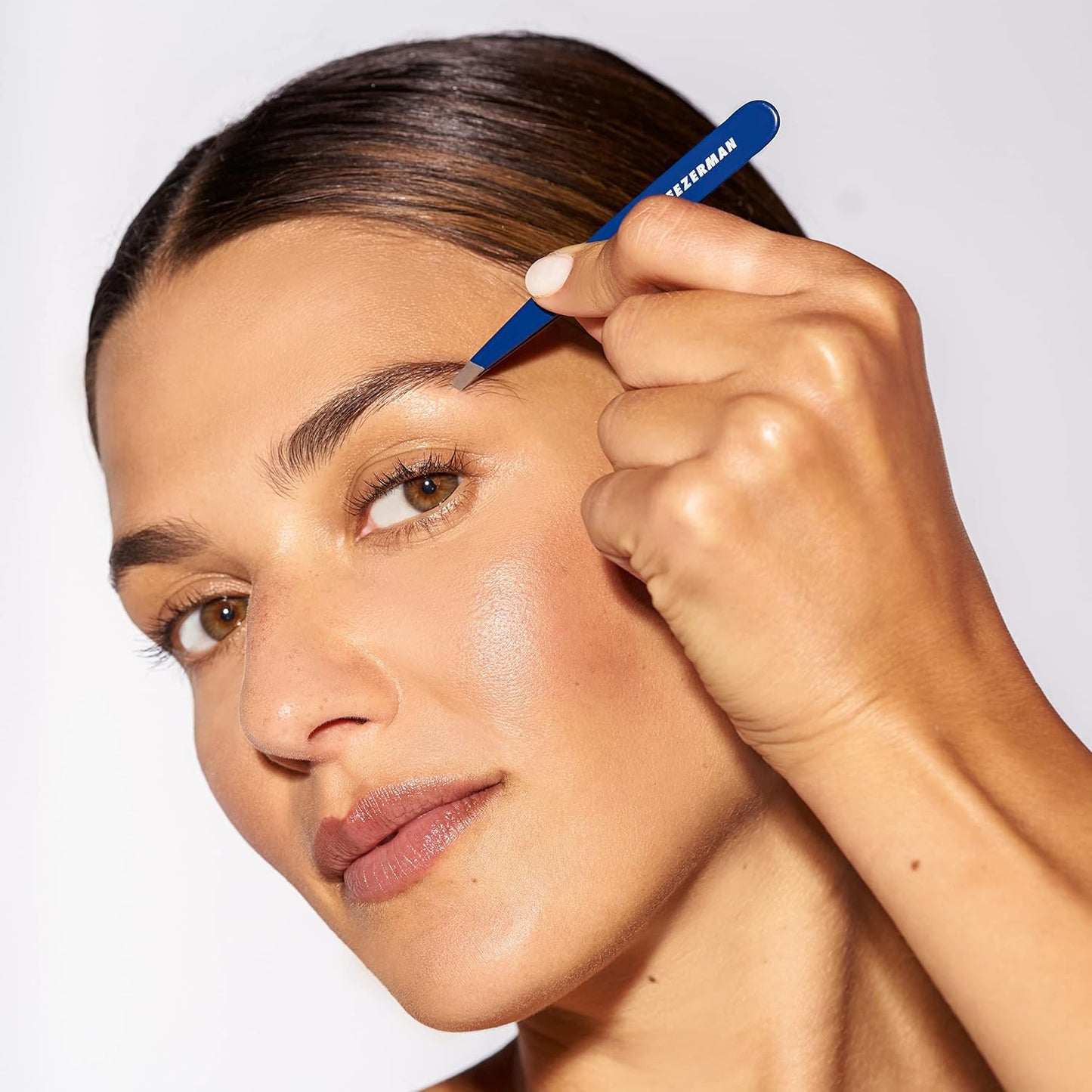 HotTweezerman Slant Tweezer – Tweezers for Eyebrows Evening Blue