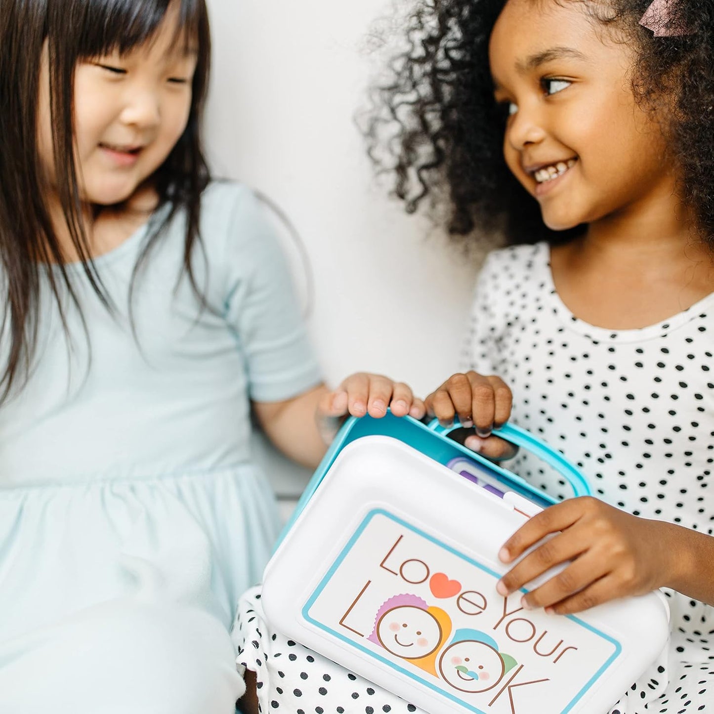 Hot Melissa & Doug Love Your Look Pretend Makeup Kit Play Set – 16 Pieces for Mess-Free Pretend Play (Does NOT Contain Real Cosmetics)