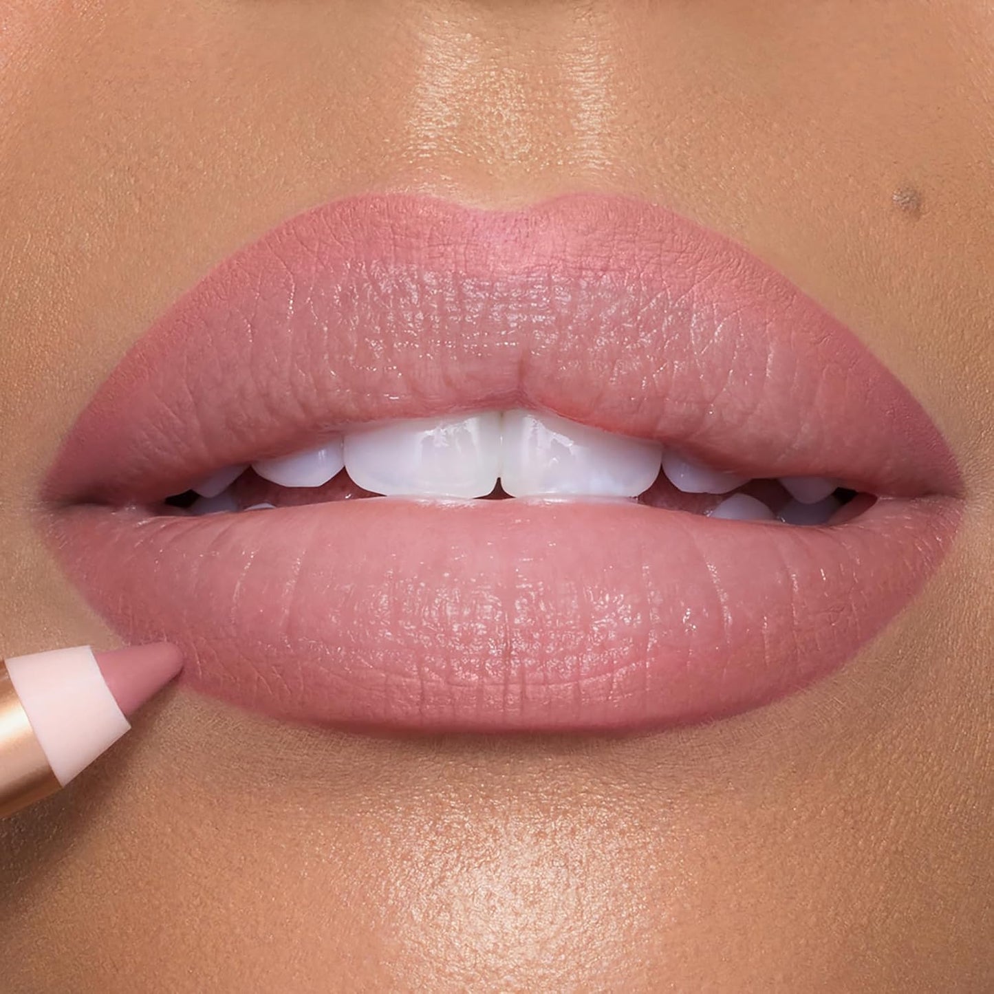 HotCharlotte Tilbury Lip Cheat Lip Liner Pencil - Gives Lips a Fuller-Looking, Defined Pout - Enriched with Jojoba Oil & Hyaluronic Acid - Waterproof, Smudge-Proof & Transfer-Proof