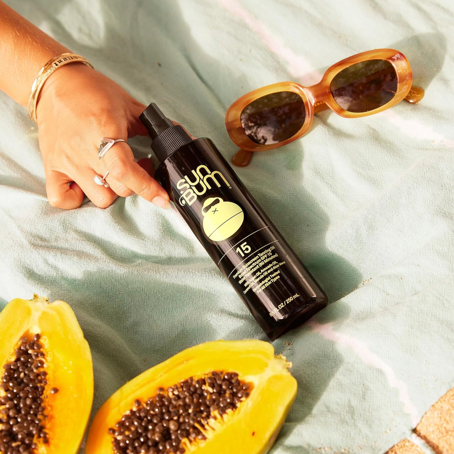 HotSun Bum SPF 15 Moisturizing Tanning Oil - Vegan and Hawaii 104 Act Compliant (Without Octinoxate & Oxybenzone) - Broad Spectrum Moisturizing - UVA/UVB Protection - 8.5 oz