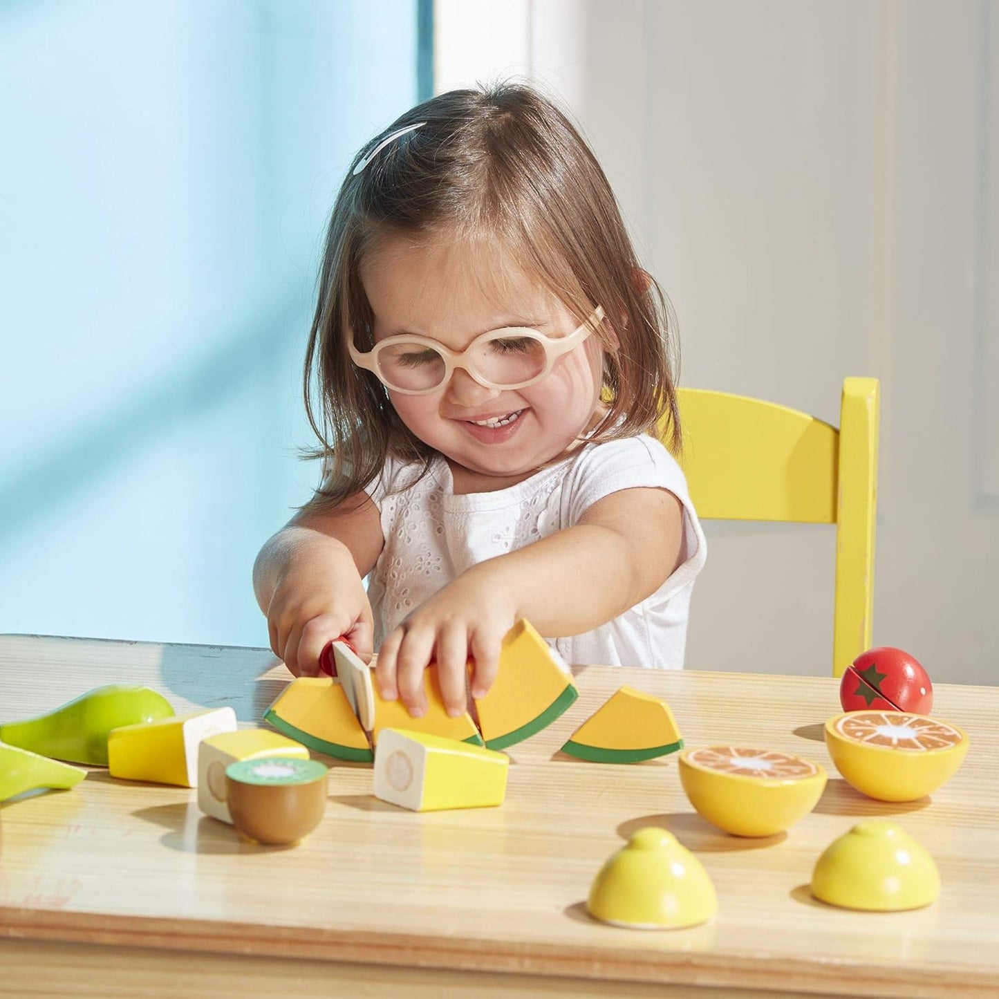 Hot Melissa & Doug Wooden Cutting Fruit Toy Food Set & Pretend Play Kitchen Accessories, Preschool Learning Toys for Girls & Boys 3+