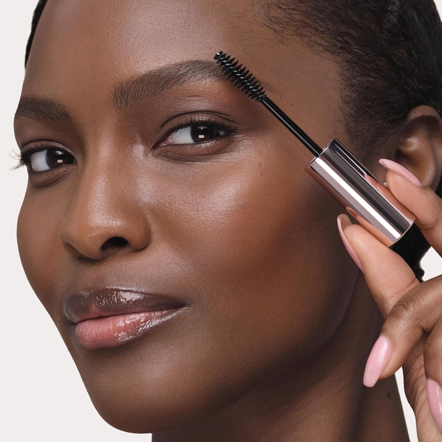 HotAnastasia Beverly Hills Clear Brow Gel - Lightweight Clear Eyebrow Setting Gel for Flexible Long-Lasting Hold, Controls and Sets Brows for a Clean, Polished, Natural Finish