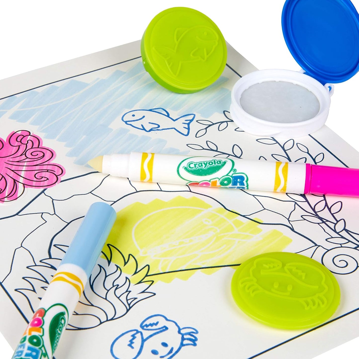 HotCrayola Color Wonder Mess Free Coloring Activity Set (30+ Pcs), Travel Art Kit, Gift for Kids & Toddlers, Ages 3+